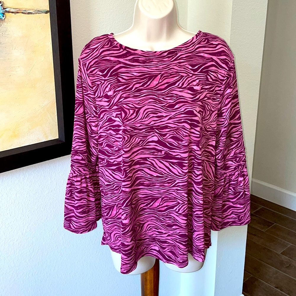 GREAT BLOUSE BY ELLE! Purple and pink! Lots of character with class! Sz L